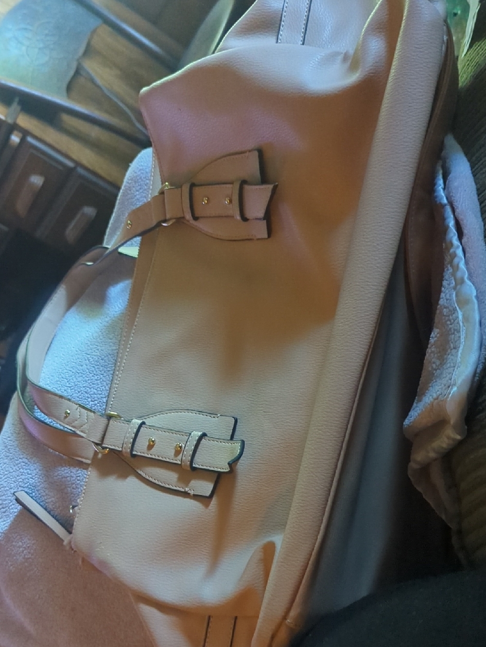 Crossbody Beige Tote Bag with Buckle Detail. Nice . NWOT. Zip Top.LARGE